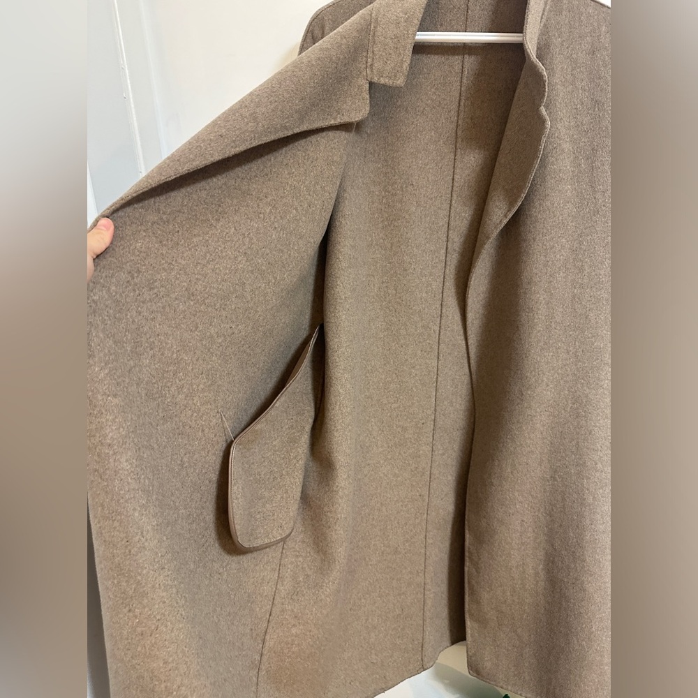 long coat - Picture 6 of 8
